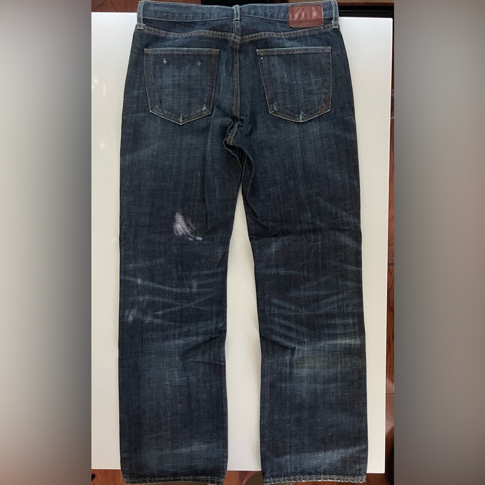 Men’s dark blue straight fit Banana Republic jeans, size 33X32.
